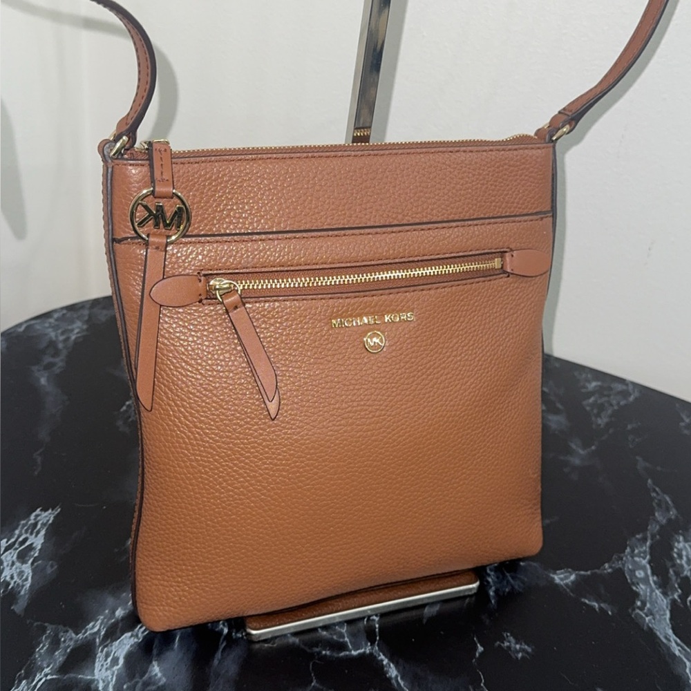 MICHAEL KORS JS Pebbled Leather Flat Crossbody Luggage Brown Bag AUTHENTIC - Picture 11 of 16